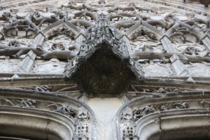 dais du portail nord de la cathédrale de Beauvais