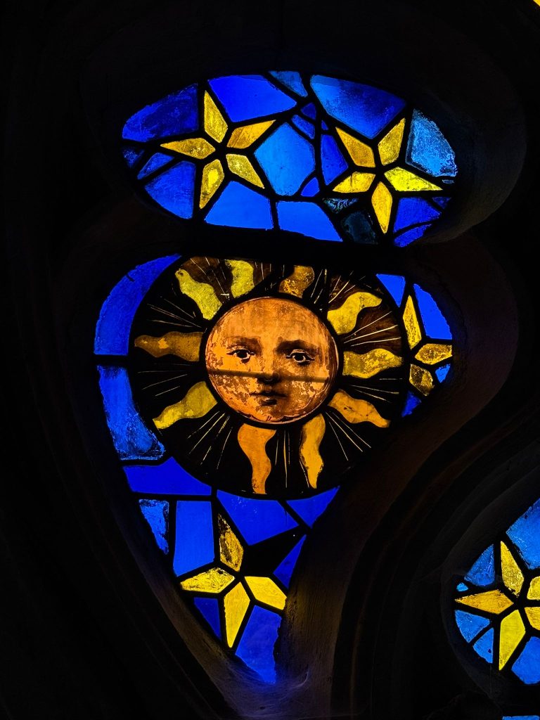 Soleil - Rose Sud - Cathédrale de Beauvais